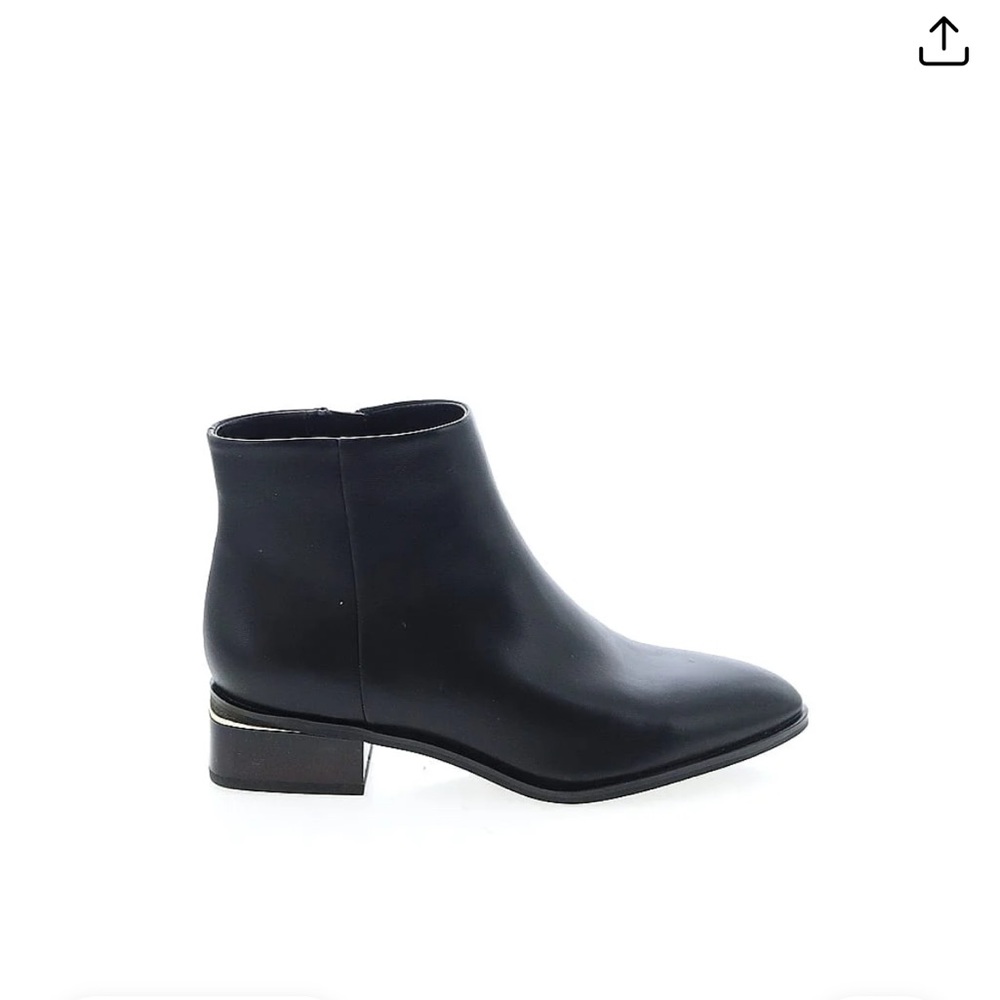 Elegant Black Ankle Boots